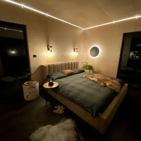 펜션 House And Sauna Where Comforts Meet Nature Aiaste