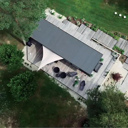 펜션 House And Sauna Where Comforts Meet Nature Aiaste